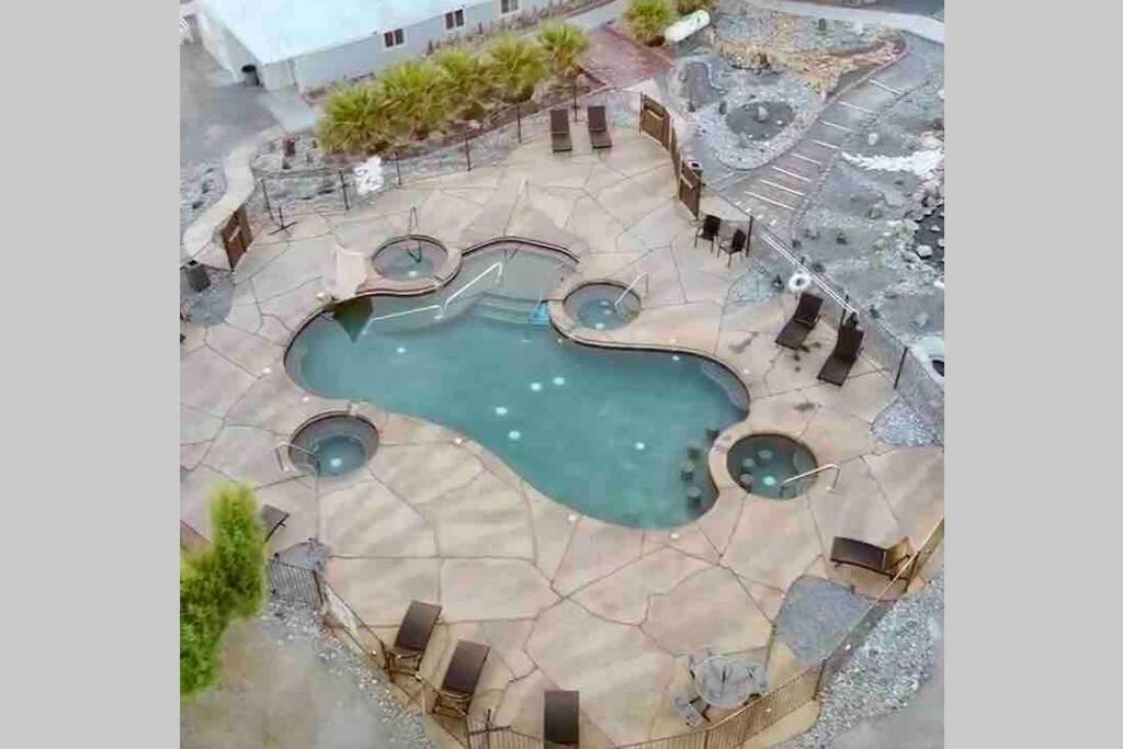 Death Valley Hot Springs 3 Bedroom