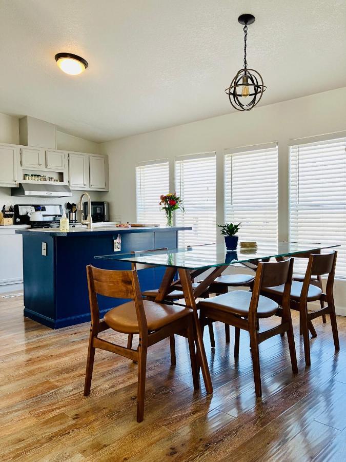 Death Valley Hot Springs 3 Bedroom Holiday home *