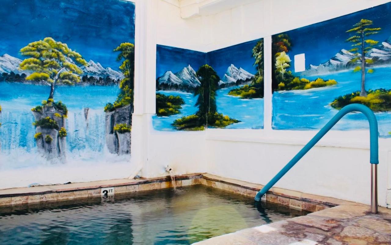 Casa de Férias Death Valley Hot Springs 3 Bedroom *